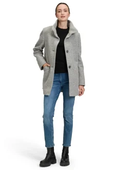 DAMES AMBER AND JUNE MANTEL