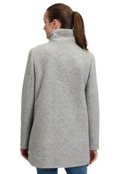 DAMES AMBER AND JUNE MANTEL