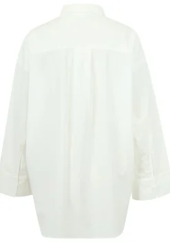 DAMES WITH BLACK BLOUSE