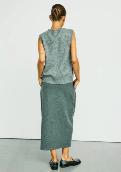 DAMES WITH BLACK GILET