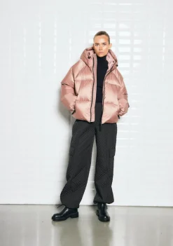 DAMES WITH BLACK JACK