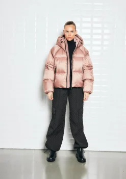 DAMES WITH BLACK JACK