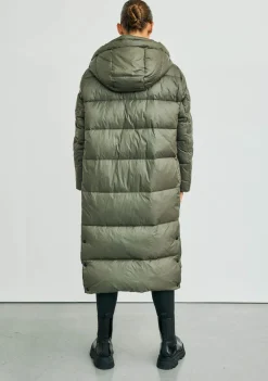 DAMES WITH BLACK JACK