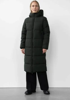 DAMES WITH BLACK JACK