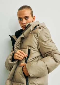 DAMES WITH BLACK JACK