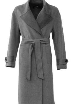 DAMES WITH BLACK JAS