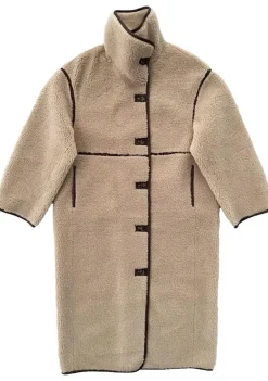 DAMES WITH BLACK JAS