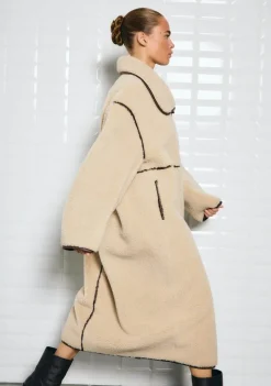 DAMES WITH BLACK JAS