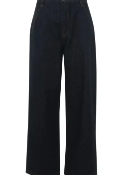 DAMES WITH BLACK JEANS