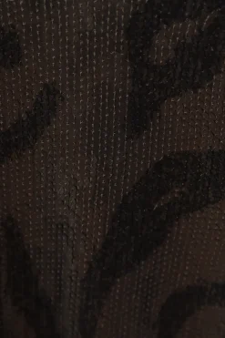 DAMES WITH BLACK JURK