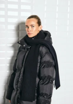 DAMES WITH BLACK SJAAL