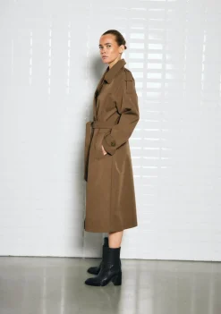 DAMES WITH BLACK TRENCHCOAT