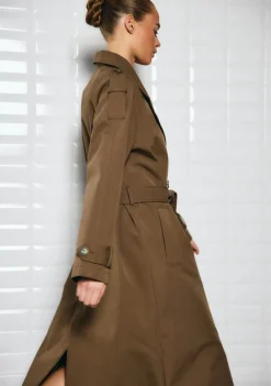 DAMES WITH BLACK TRENCHCOAT