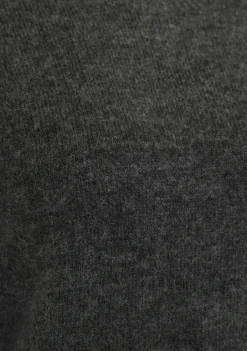 DAMES WITH BLACK TRUI