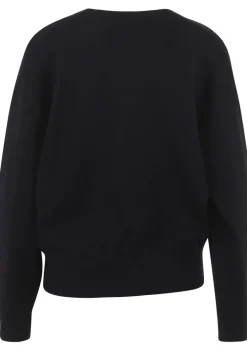 DAMES WITH BLACK TRUI