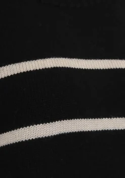 DAMES WITH BLACK TRUI