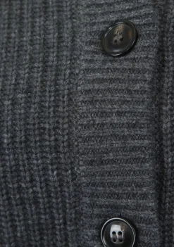 DAMES WITH BLACK VEST