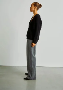 DAMES WITH BLACK VEST