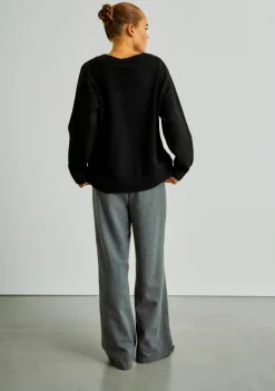 DAMES WITH BLACK VEST